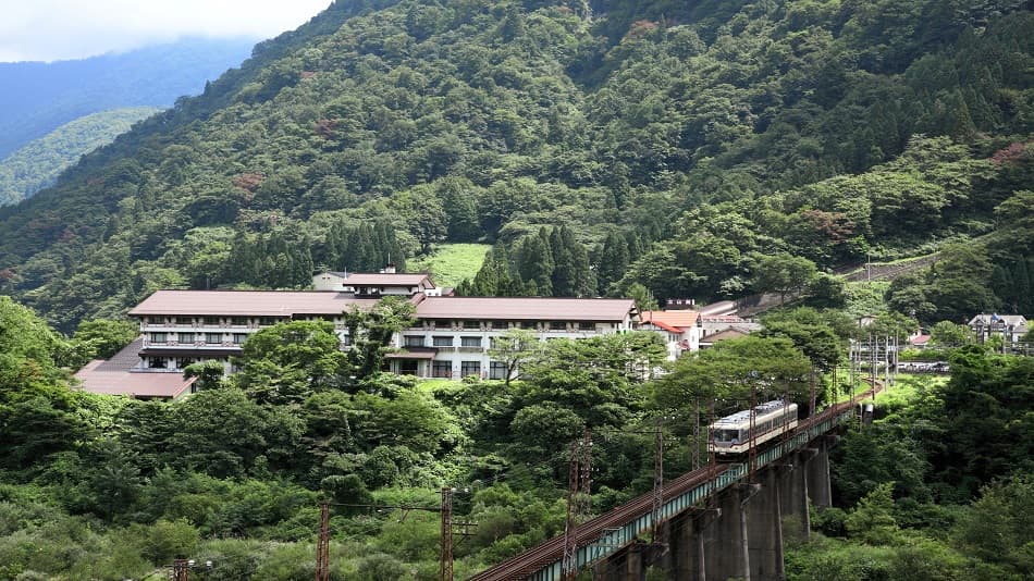 立山の日帰り温泉旅館おすすめ4選【2026年版】会席と露天風呂も紹介